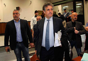 04FiscalDiMateocelosamentecustodiadotieneentremanosunprocesohistoricoFotowwwGuidaSiciliaIt