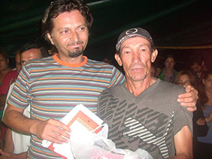 03PeriodistaBenegasVidalletyMarianoCastropadredeun campesinomuertoenCuruguatyFotoEaComPy