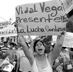 011AiradaprotestatraselasesinatodeVidalVegaFotoBrechaComUy