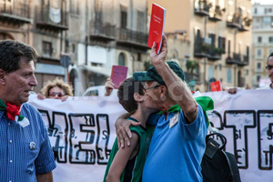 03MovimientodelasAgendasRojasjuntoaNinoDiMatteoDemotixCom